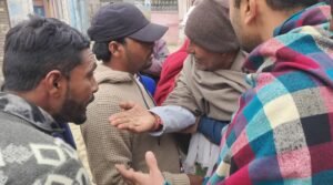 जींद के अलेवा गांव में सरपंच पर पंचायती तालाब पर कब्जा करने और मेन गली विवाद ने पकड़ा तूल, सरपंच और ग्रामीण आमने-सामने